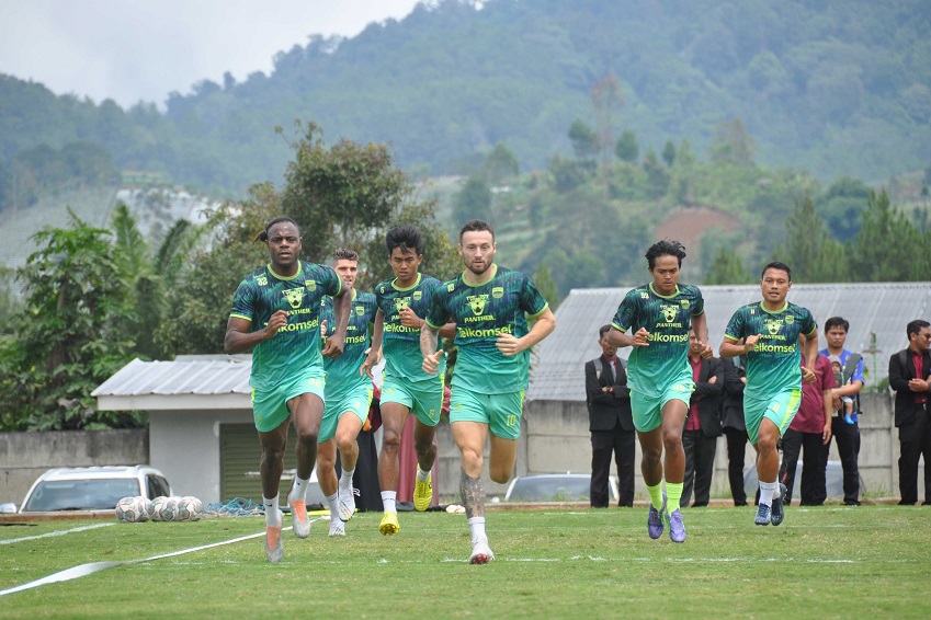 Angin Segar Berhembus ke Kubu Persib Bandung, Marc Klok siap gabung pada laga lawan Borneo FC. (persib.co.id)