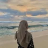 OOTD Ke Pantai Hijab Simple