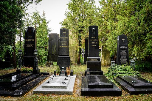 Komplek Pemakaman Kuno Belanda di Kebun Raya Bogor