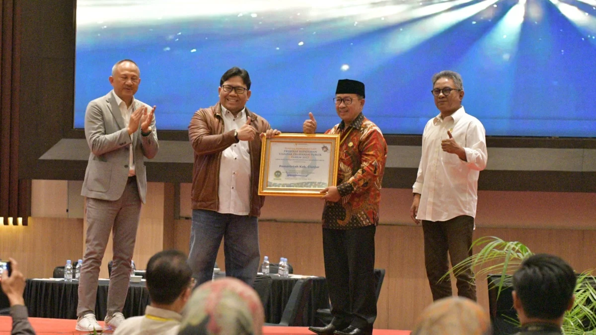 Bupati Cianjur Terima Penghargaan Pelayanan Publik Kualitas Tinggi dari Ombdudsman RI
