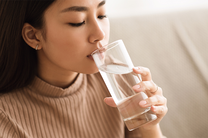 Simak yuk! 5 Manfaat Minum Air Hangat di Pagi Hari