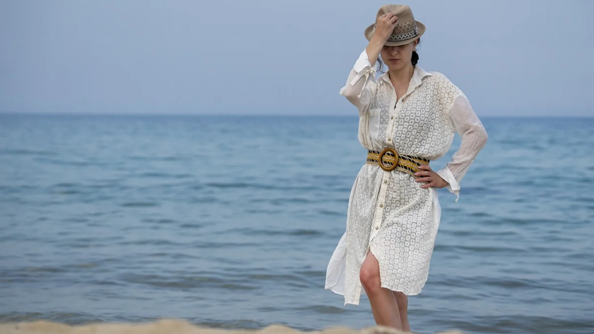 Inspirasi Outfit ke Pantai Yang Instagramble, Dijamin Kalian Terpesona! (net)