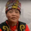 Menghebohkan Wanita Sakti Dari Kalimantan Timur : Ida Dayak