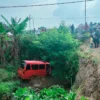 Angkot Masuk Sungai di Cianjur, Sopir dan Penumpang Luka-luka