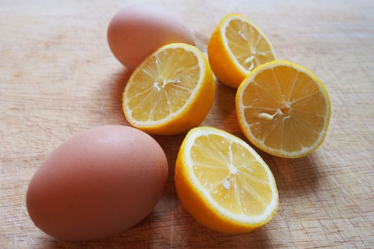 Mau Kupas Telur Rebus Lebih Mudah, Coba Pakai Bahan Ini