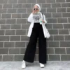 Ide Outfit Hitam Putih Hijab yang Bernuansa Monokrom