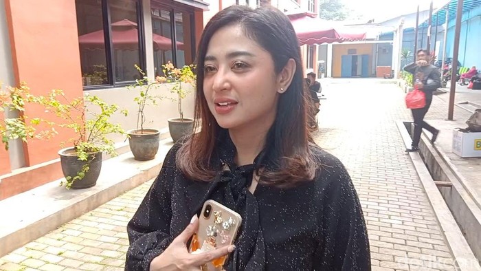 Dewi Perssik Buka Suara Usai Dikaitkan Terima Endorse Judi Online