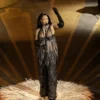 Penyanyi Luar Negeri Rihanna Pamer Kalung Perut Rp27,6 M