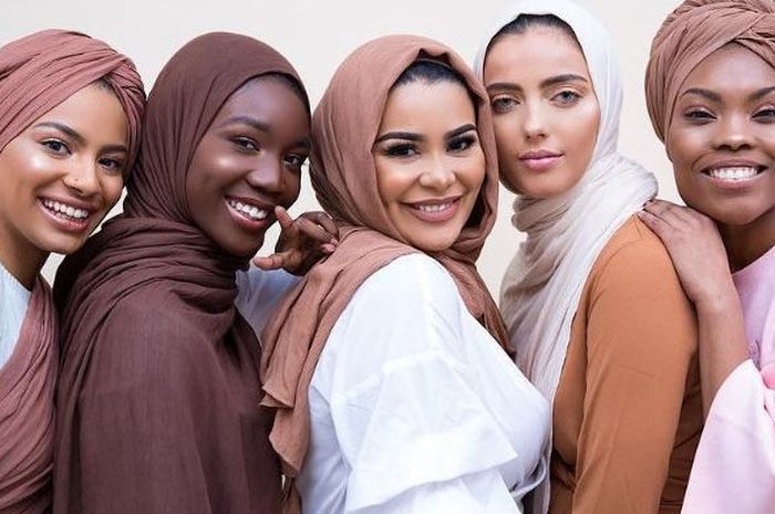 4 Warna Jilbab Bella Square Yang Bikin Kulit Wajah Jadi Tua !