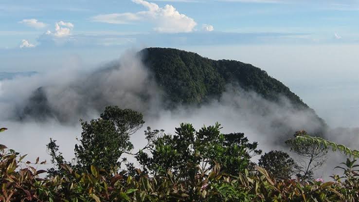 Sosok Mbah Penunggu Gunung Salak, Gunung Angker Jawa Barat