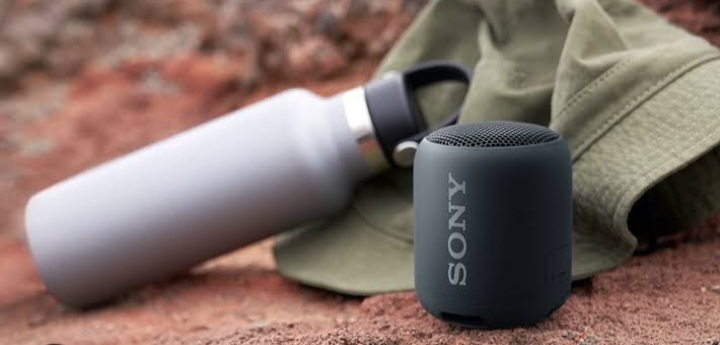 Speaker Aktif Portable Sony SRS-XB12 yang Praktis Dibawa Kemana-mana
