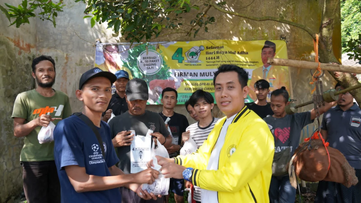 Kurban 10 Ekor Sapi, Kang Firman Mulyadi Bagikan Ribuan Paket Daging Kurban di Cianjur dan Kota Bogor