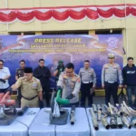 Polisi Musnahkan Ribuan Knalpot Brong Hasil Ops Patuh Lodaya 2023. (dik)