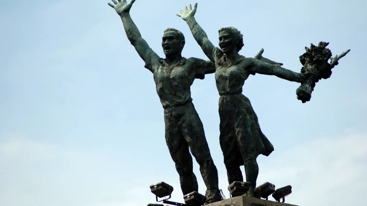 Karya Seni yang Mengabadikan Sejarah 5 Patung Terkenal di Indonesia