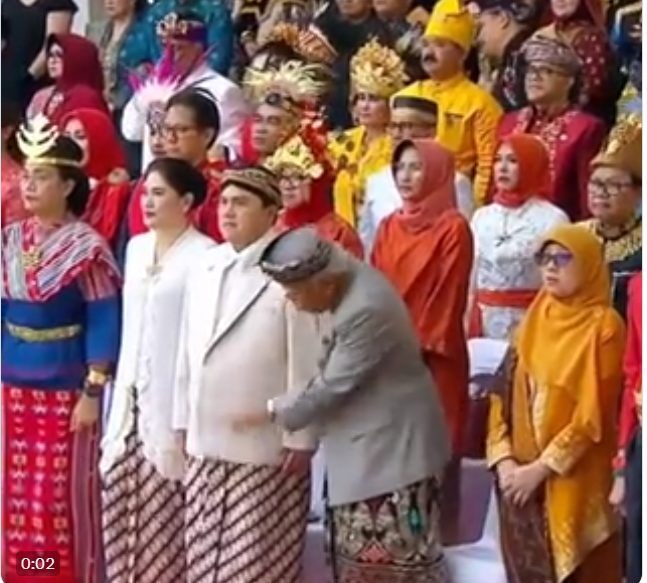 Menteri PUPR Basuki Iseng saat upacara bendera di Istana Merdeka