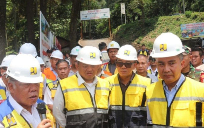 Menteri PUPR Tinjau Pembangunan Jalan Program IJD di Bogor
