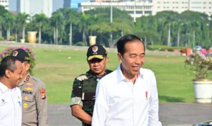 Kunker ke Cilegon, Jokowi Tinjau Area Industri hingga Bagikan Bantuan Pangan