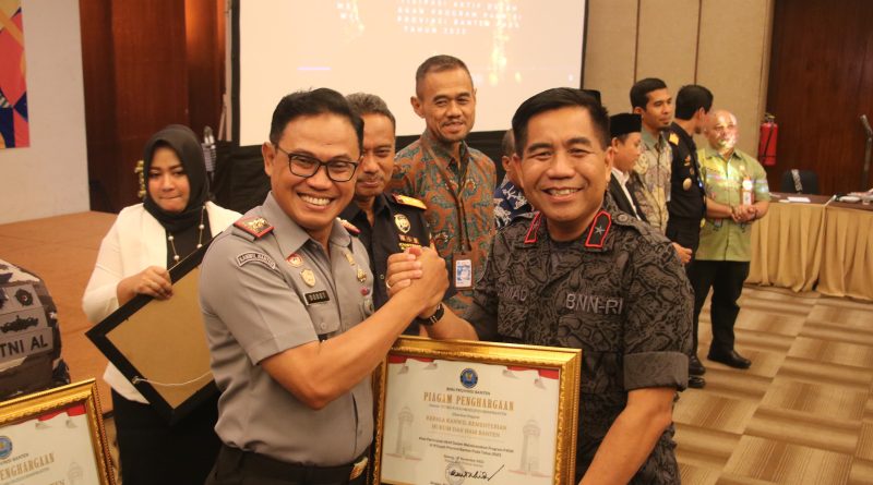 Aktif Dalam Pelaksanaan P4GN, Kakanwil Kemenkumham Banten Raih Penghargaan Dari BNNP Banten