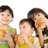 Dampak Negatif Mengonsumsi Junk Food Secara Berlebihan Pada Anak