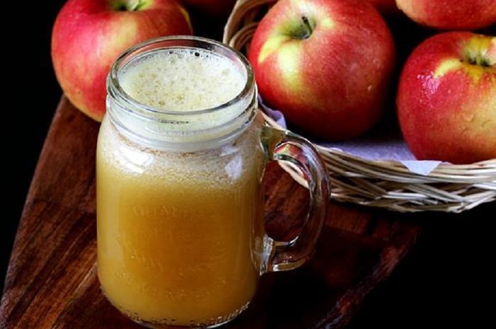 Bisa Hilangkan Keriput, Ini Manfaat Rutin Minum Jus Buah Apel Bagi Lansia