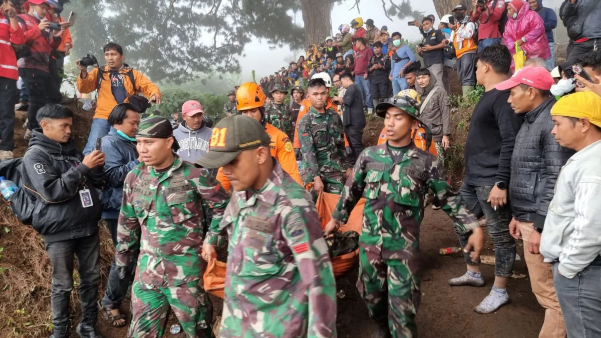 Korban Pendaki Akibat Gunung Marapi Kini Mencapai 23 Orang, 16 Sudah Teridentifikasi