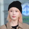 IU Debut dengan Rambut Pink di Icheon Airport, Hilal Comeback?