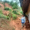 Longsor di Campakamulya Cianjur, Seret Rumah hingga Putus Jalan Penghubung Antar Desa