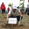 Pegawai PLN UIP JBT Terjun Jadi Volunteer Tanam Pohon
