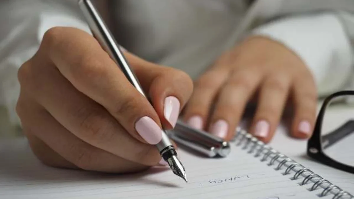 Manfaat Menulis dengan Tangan: Bisa Meningkatkan Daya Ingat dan Pemahaman