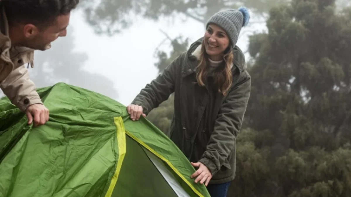 Mendekatkan Diri dengan Alam: Camping dan Hiking