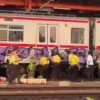 Gerbong KRL di Stasiun Cikarang Dicoret-coret:KAI Commuter Bakal Tindak Tegas Pelaku