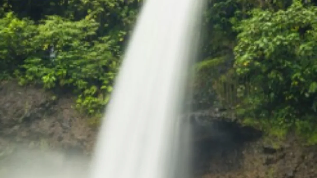 Wisata Alam Cianjur: Menikmati Keindahan Air Terjun, Gunung, dan Perbukitan